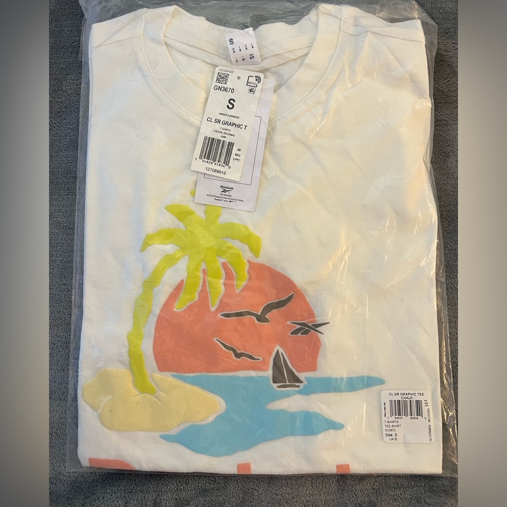 Men’s Reebok CL SR GRAPHIC T-SHIRT - Size: Small - Picture 3 of 5